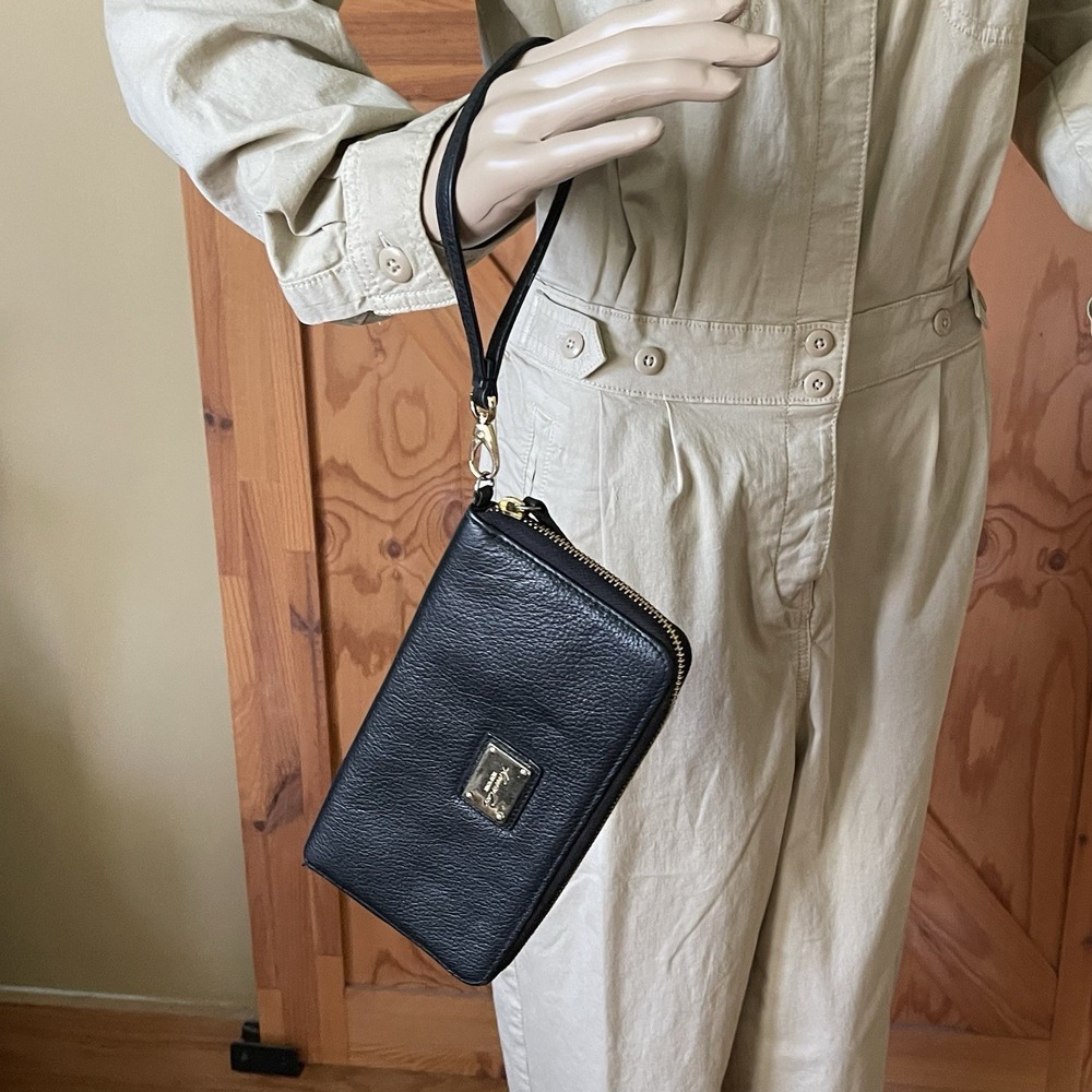 Kenneth‎ Cole Black Pebbled Leather Wristlet Wallet Zip Around Phone Organizer - Picture 4 of 5